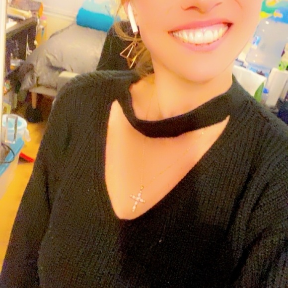 Black V-Neck Sweater with Soft Knit and Classic Fit - Picture 1 of 11